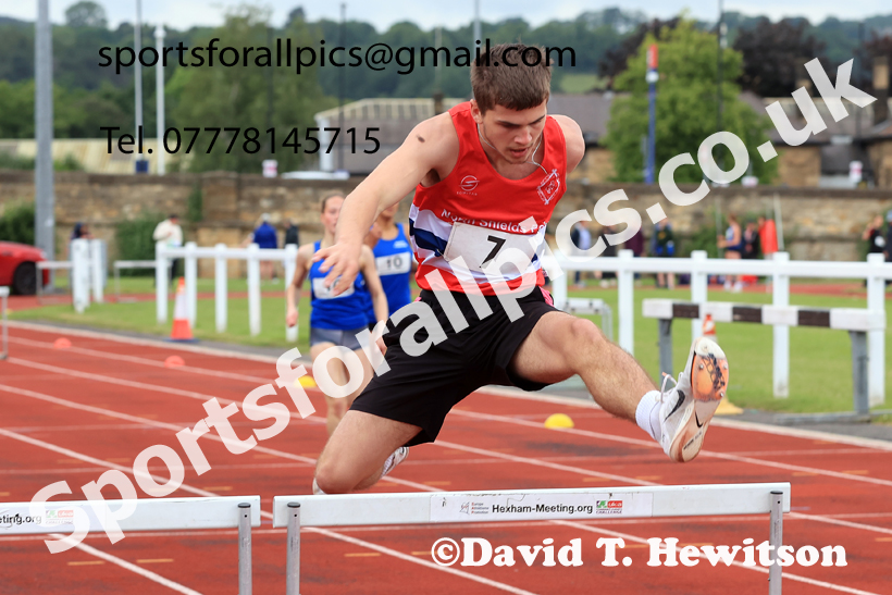 Hurdles, 2026 Northumberland Schools Track and Field, Wentworth, Hexhan. Photo: David T. Hewitson/Sports for All Pics